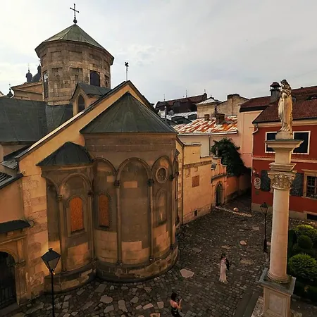 Apartment Armenian Courtyard Retreat вірменський дворик Lviv