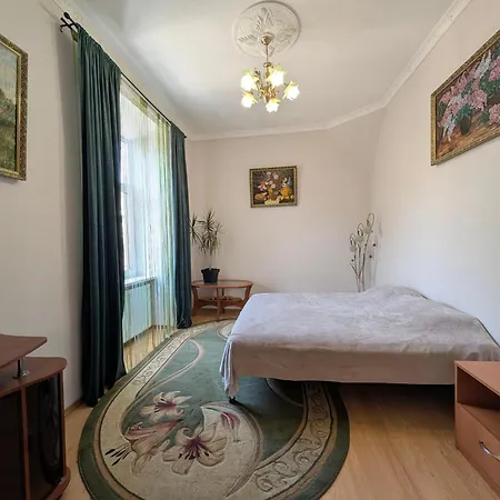 Armenian Courtyard Retreat вірменський дворик * Lviv